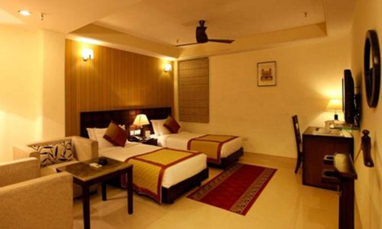 King Delhi Airport Hotel New Delhi Exterior photo