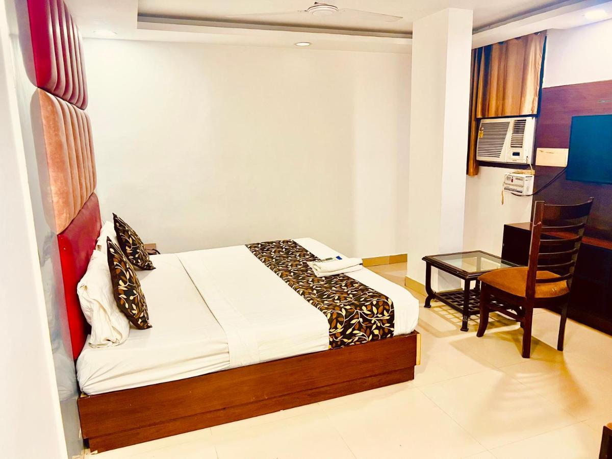 King Delhi Airport Hotel New Delhi Exterior photo